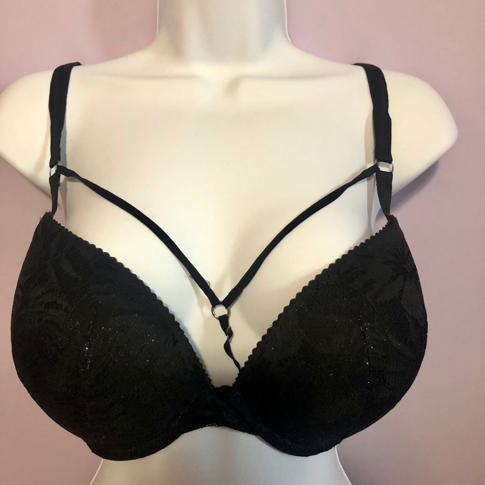 Victoria Secret bra size 36 DD gently used